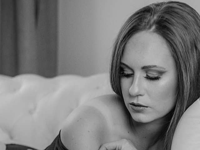 LYRASENSUAL free sexy photo