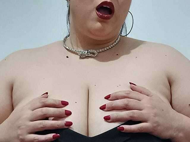 EVILBUSTY free sexy photo