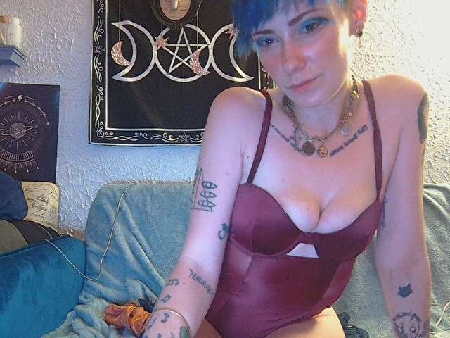 EMILY0903 free sexy photo