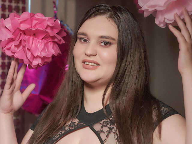 SARAELISE free sexy photo