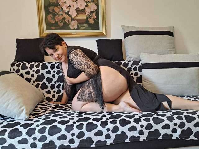 MAYABLOWSYOU free sexy photo