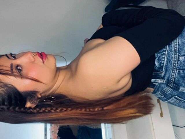 SAELIVRAE free sexy photo