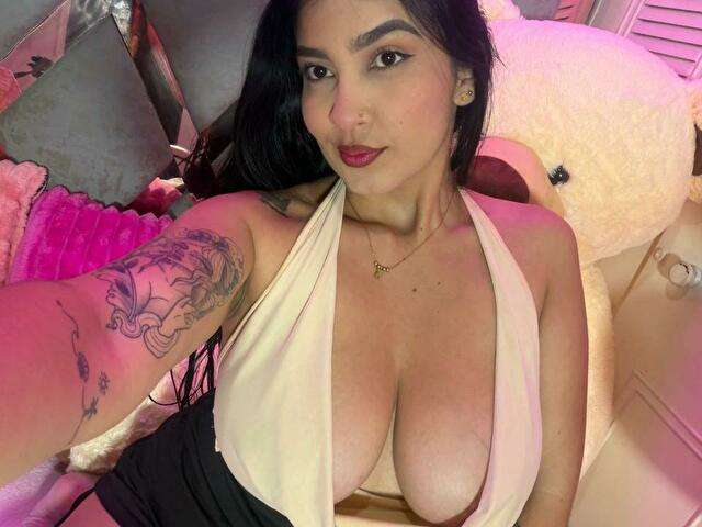 SCARLETREYES free sexy photo