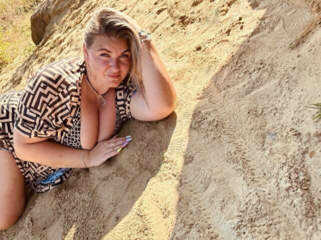 NICOLESKYE free sexy photo