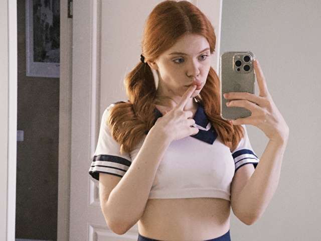 FOXYRISS free sexy photo