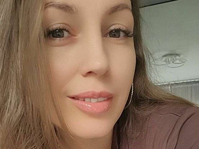 ANNIEXKISS free sexy photo