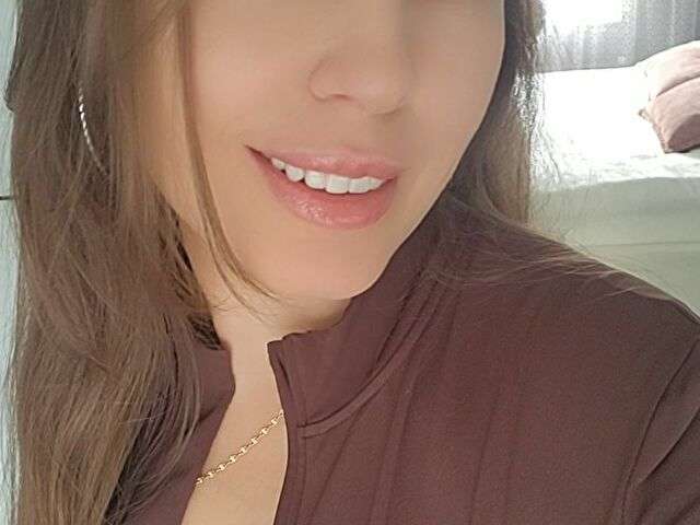 ANNIEXKISS free sexy photo