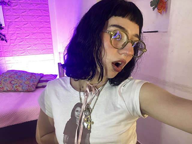 ISABUBBLES free sexy photo