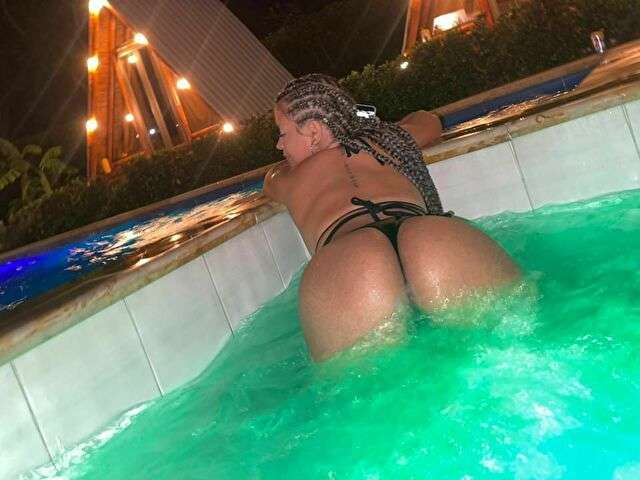CHANTALLMILAN free sexy photo