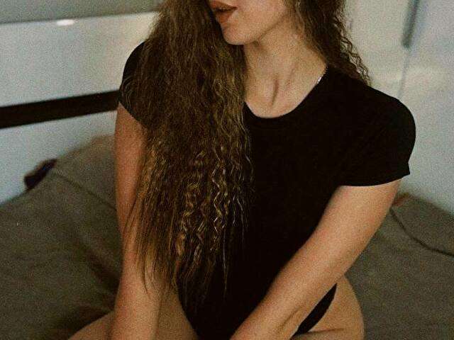LUNACURLY free sexy photo