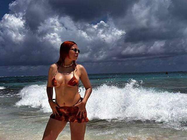 VALERIAW free hard sexy photo