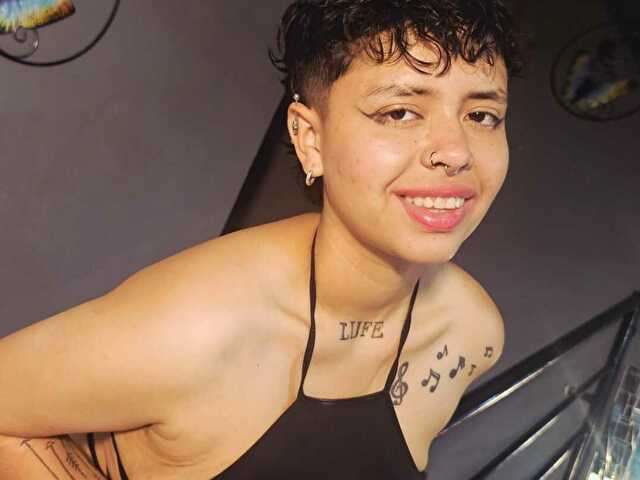 LUNABUSTY free sexy photo