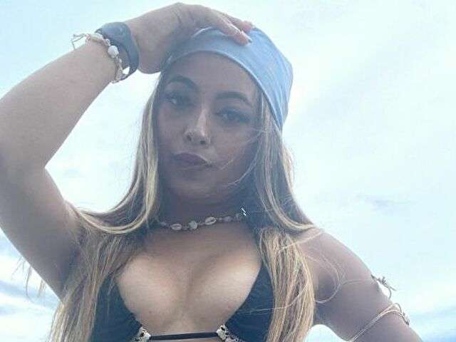 CAROLINEE free sexy photo