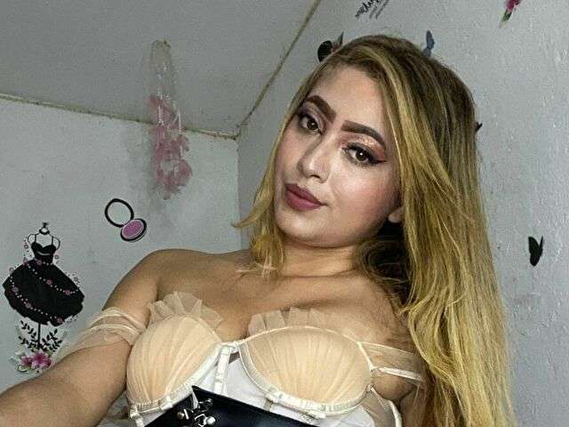 CAROLINEE free sexy photo
