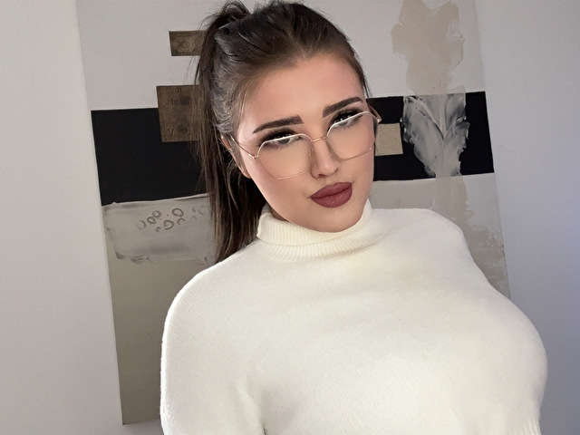 MIAKISS22 free sexy photo