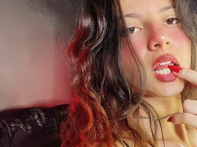 LOLAMUSTAINE free sexy photo