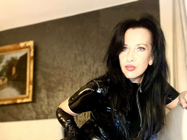 HOTCHANTAL free sexy photo