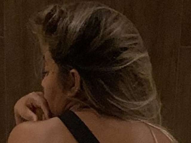 MAYHOTWIFE29 free sexy photo