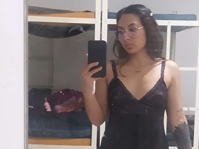ANGELALEE free sexy photo