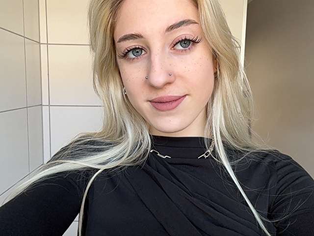 EMMYLOVE free sexy photo