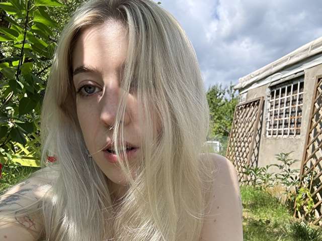 EMMYLOVE free sexy photo