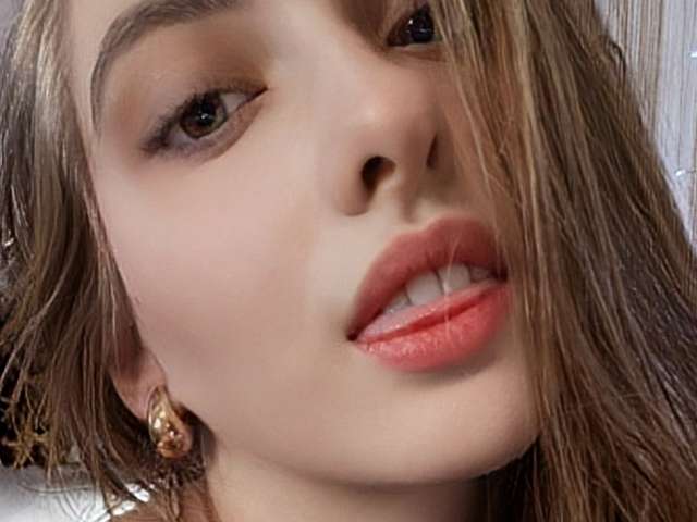 ALICECUTES free sexy photo