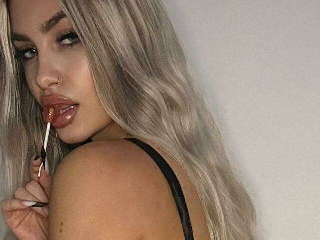 EVELINELUV free sexy photo
