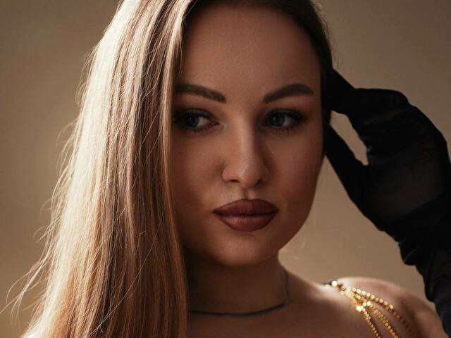 ALYAME free sexy photo