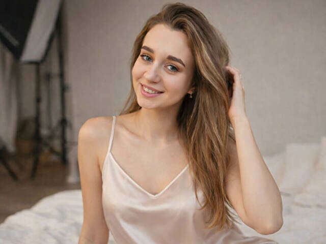 BLONDESHINE free sexy photo