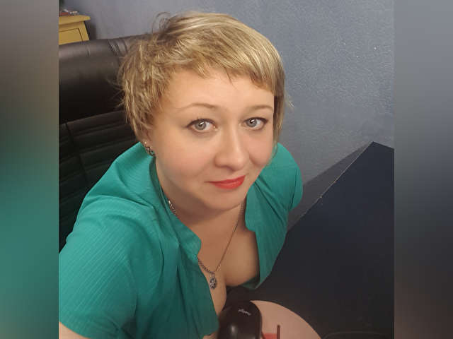 DOLORESLOV free sexy photo