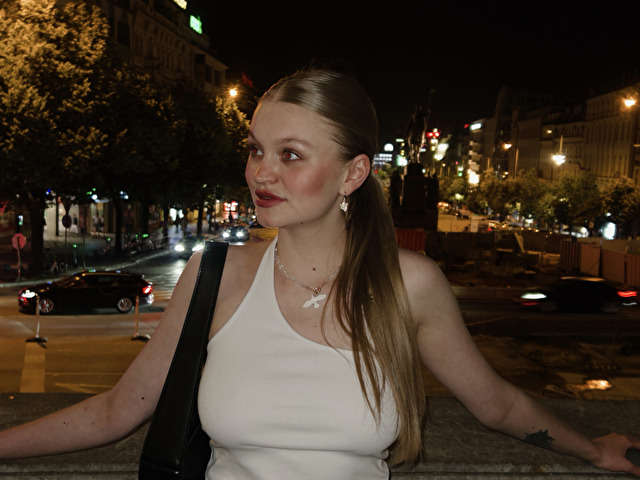 SECRETIRIS free sexy photo
