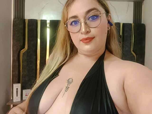 NATASHABLOND free sexy photo