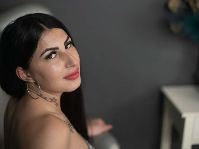 CELYNESKYE1 free sexy photo