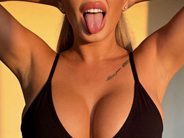 BLOSSOMBIA free sexy photo