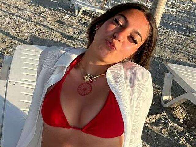 GOLDIEAMIS free sexy photo