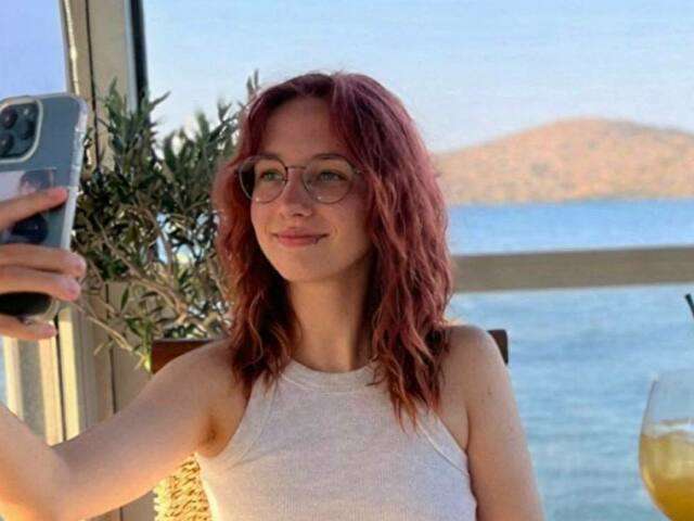 REDFOXIE free sexy photo