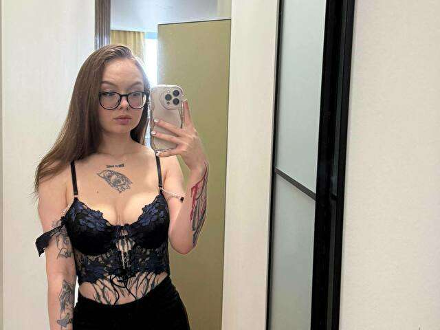 BOLLYMOLLY free sexy photo