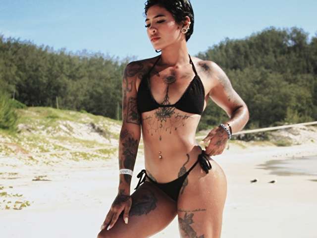 LADYSQUIRT free sexy photo