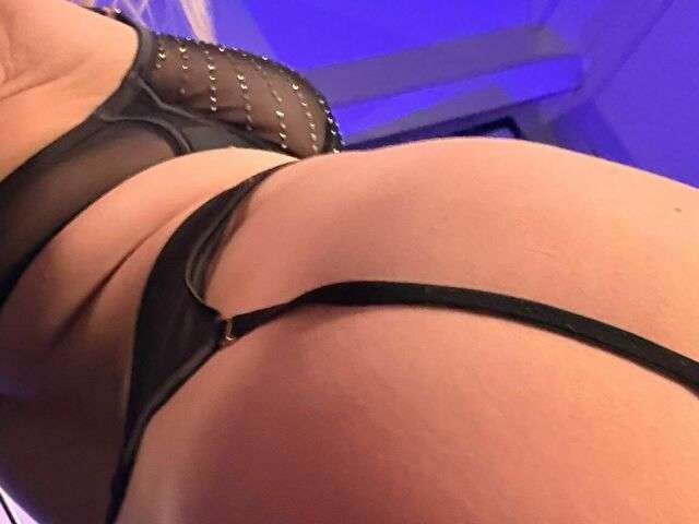 PAARDOM69 free sexy photo