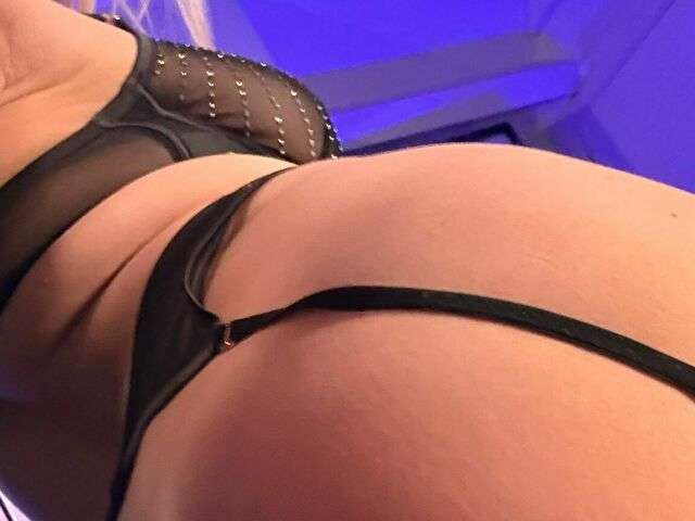 PAARDOM69 free sexy photo