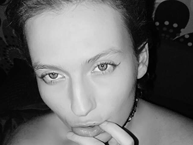 MYSTERYWOMAN free sexy photo