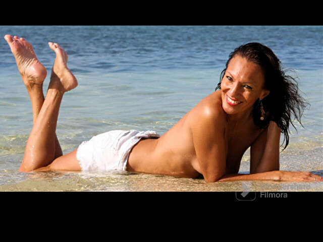 LIARA free hard sexy photo